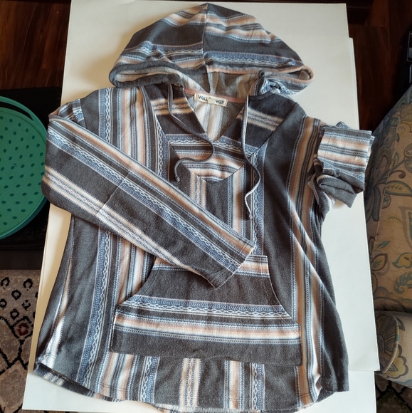 Wallflower Tops - Lightweight Aztec hoodie